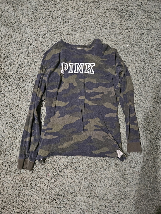 PINK Victoria's Secret Tops - PINK Victoria's Secret Camo Long Sleeve Tee